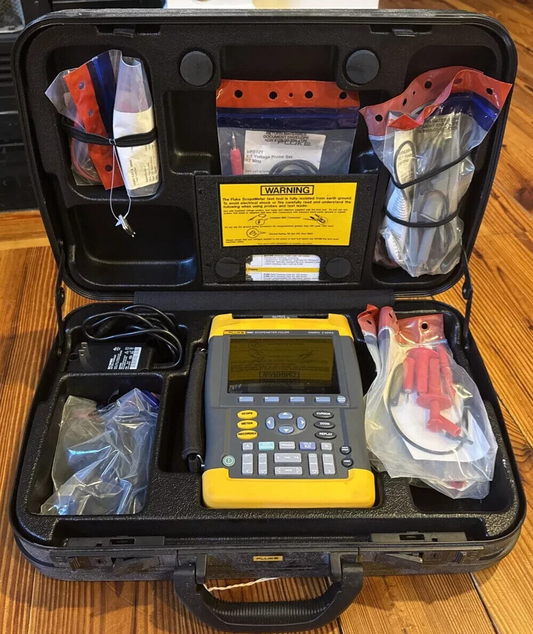 Fluke 199C 200MHz 2.5GS/s Digital Oscilloscope Scopemeter Multimeter NEW